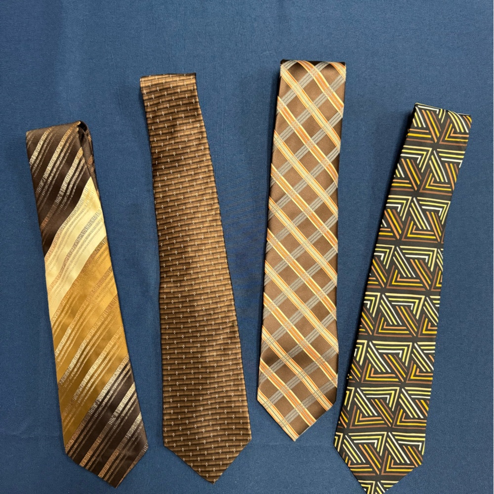 Men's Brown and Gold Tie Set